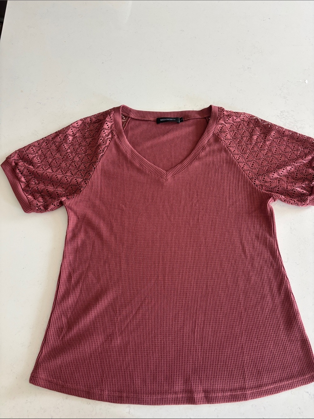 Ribbed V-Neck Lace Sleeve Tee - Mauve